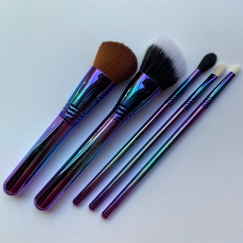 NEW Sigma Disney Iridescent Makeup Brush Set, Alice in Wonderland Edition